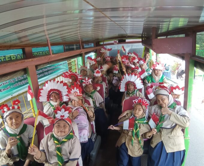 Semarak Kemerdekaan: Pawai Kemerdekaan HUT RI ke-80 Perguruan Aisyiyah Plemahan