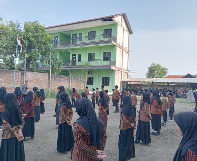 Kegiatan Apel Pagi SD 'Aisyiyah 1 Plemahan - Kamis, 18 September 2025
